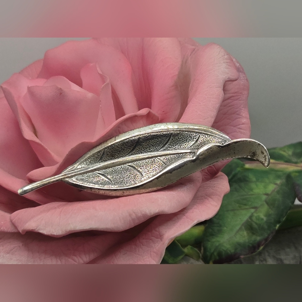 Sterling Silver Jewel Art Leaf Brooch
